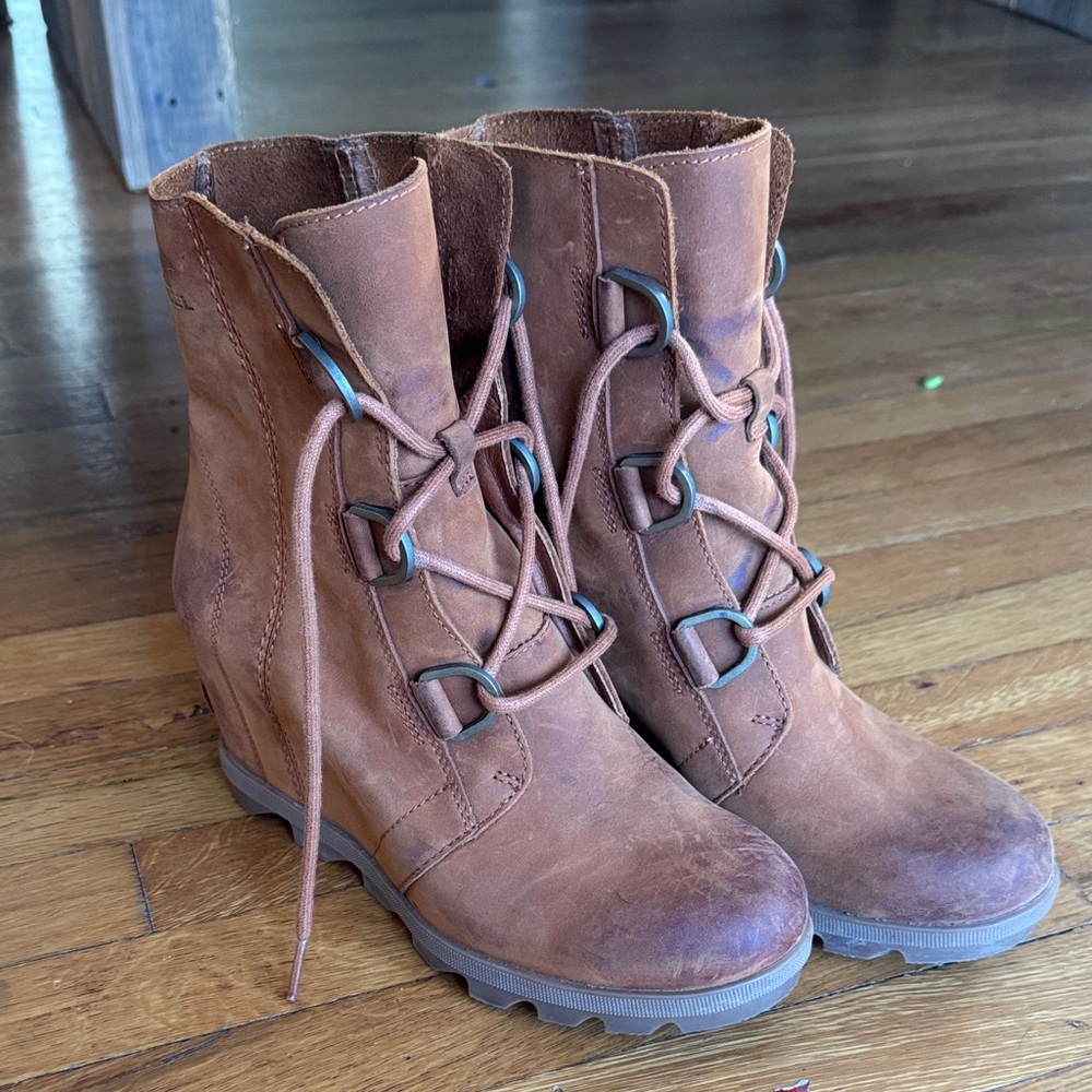 Sorel Brown Lace-Up Boots Size 8